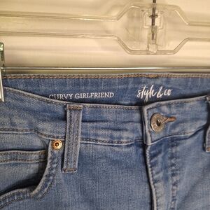 Style & Co  Women's Light Blue Curvy Girlfriend Jeans Size 6
